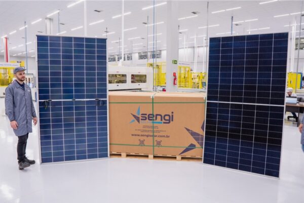 quais são as certificações dos painéis solares fabricados no Brasil
