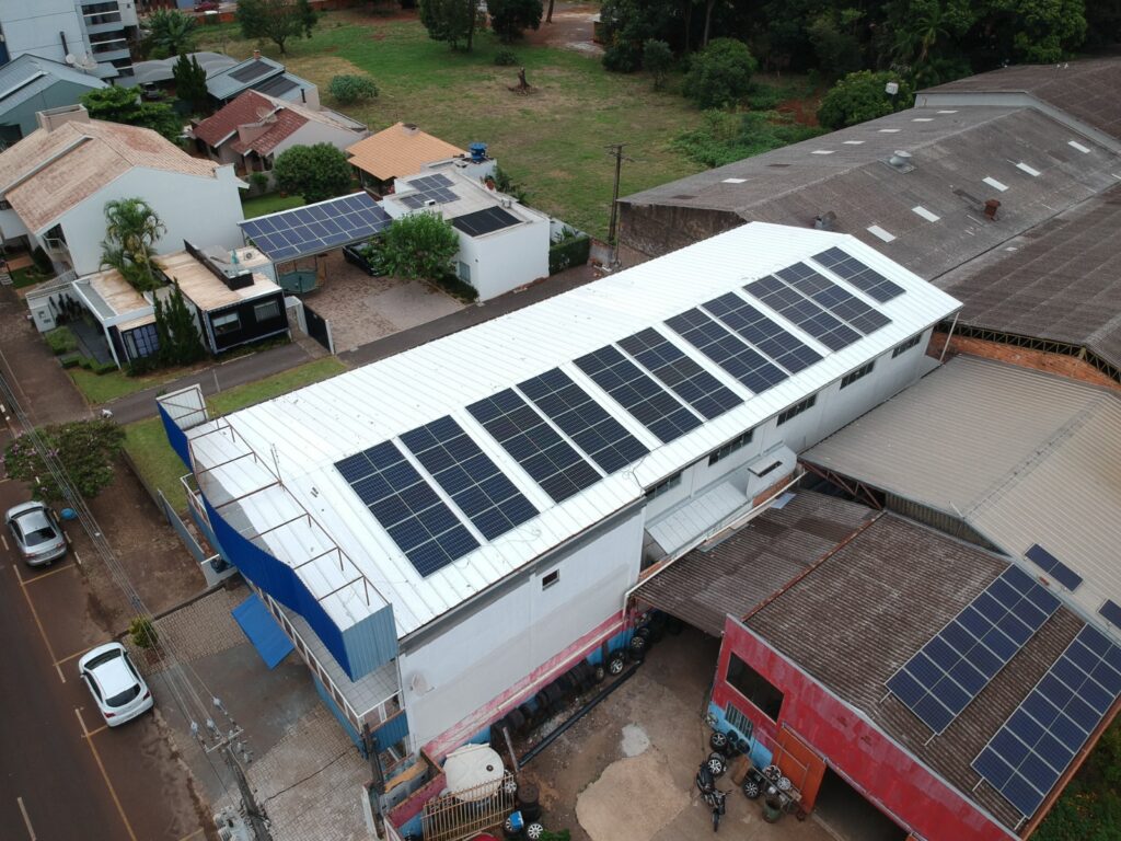 Soma Solution instala usinas fotovoltaicas